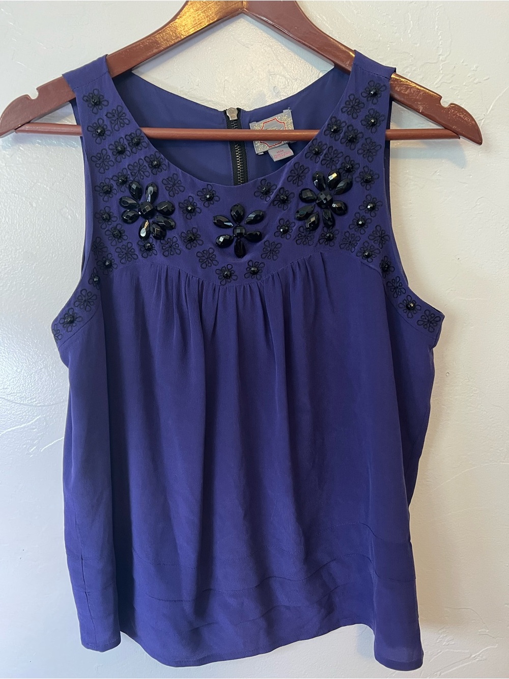 Forever 21 Purple Sleeveless Beaded embroidered Floral Neckline Camisole Size M